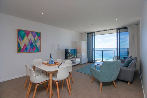 High Floor Ocean View Suites Broadbeach - Accommodation Directory 6