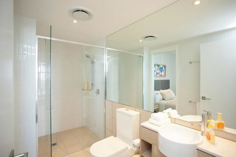 High Floor Ocean View Suites Broadbeach - Accommodation Directory 27