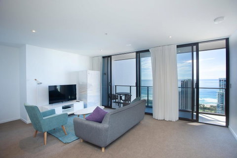 High Floor Ocean View Suites Broadbeach - Accommodation Directory 18