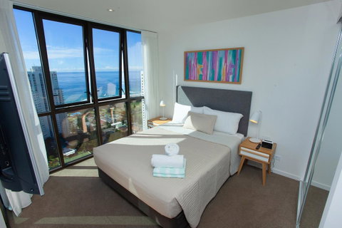 High Floor Ocean View Suites Broadbeach - Accommodation Directory 21