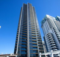 High Floor Ocean View Suites Broadbeach - Accommodation Directory