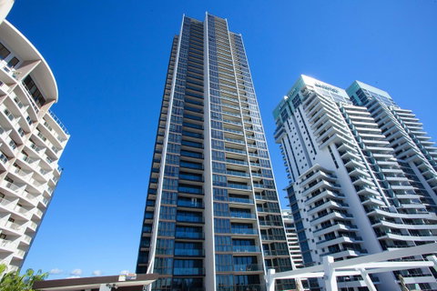 High Floor Ocean View Suites Broadbeach - Accommodation Directory 0