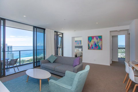 High Floor Ocean View Suites Broadbeach - Accommodation Directory 2