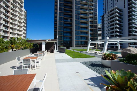 High Floor Ocean View Suites Broadbeach - Accommodation Directory 33