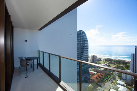 High Floor Ocean View Suites Broadbeach - Accommodation Directory 19