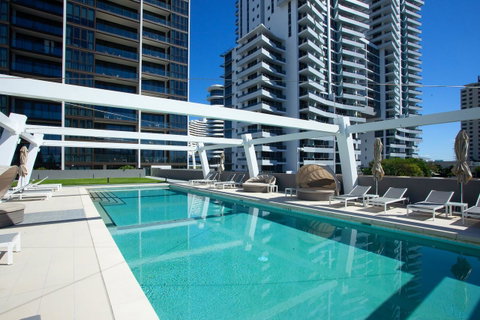 High Floor Ocean View Suites Broadbeach - Accommodation Directory 29