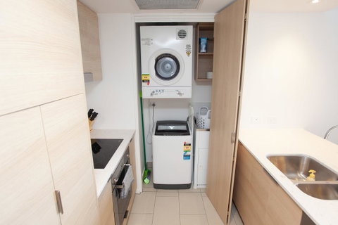 High Floor Ocean View Suites Broadbeach - Accommodation Directory 25