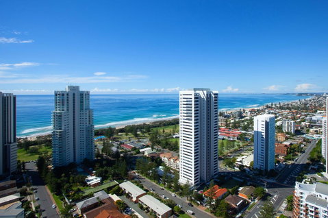 High Floor Ocean View Suites Broadbeach - Accommodation Directory 7