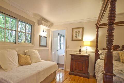 Curtis Falls Cottage - Accommodation Directory 20