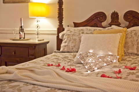 Curtis Falls Cottage - Accommodation Directory 21
