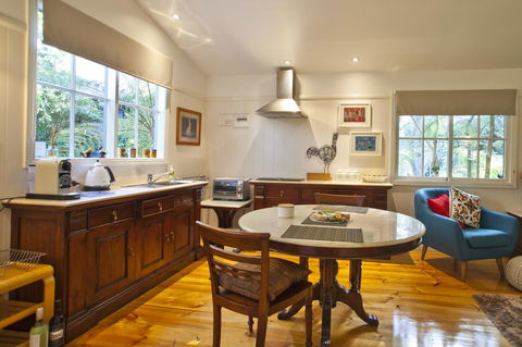 Curtis Falls Cottage - Accommodation Directory 19