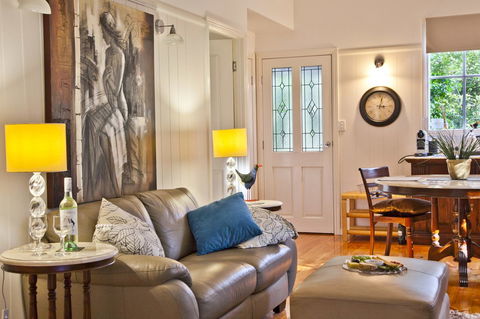 Curtis Falls Cottage - Accommodation Directory 7