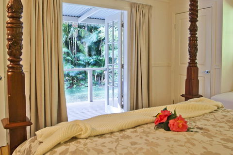 Curtis Falls Cottage - Accommodation Directory 1