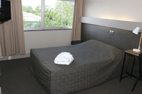 Brighton Hotel - Accommodation Directory 1