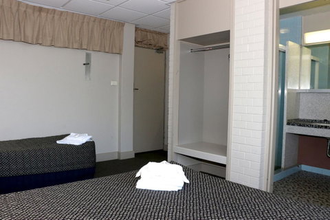 Brighton Hotel - Accommodation Directory 7