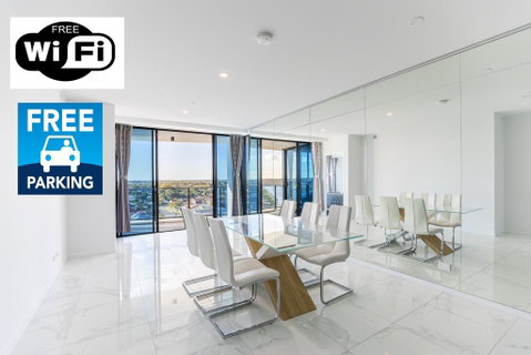 Waterview 3BR Modern Apartment Near Harbour Town - Waterpoint - Accommodation Directory 0