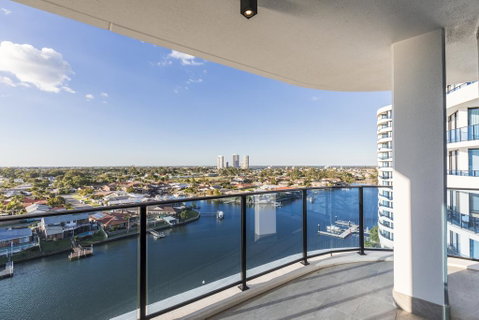 Waterview 3BR Modern Apartment Near Harbour Town - Waterpoint - Accommodation Directory 2