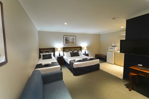 Wattle Grove Motel - Accommodation Directory 0
