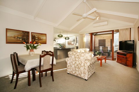 Wattle Holiday Rental - Accommodation Directory 2