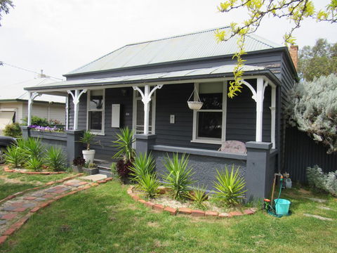Welcome Stranger Cottage - Accommodation Directory 0