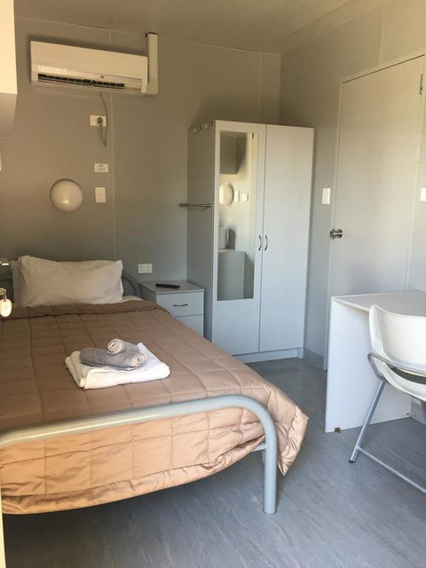 Wellshot Hotel - Accommodation Directory 1
