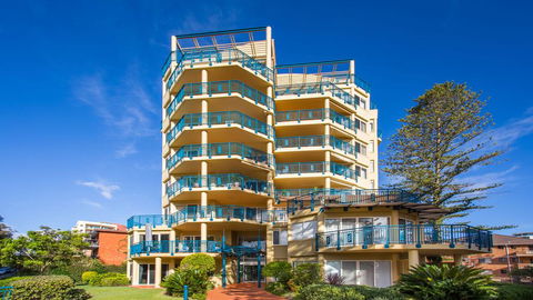Whitesands 301 - Main Beach Location - Accommodation Directory 0