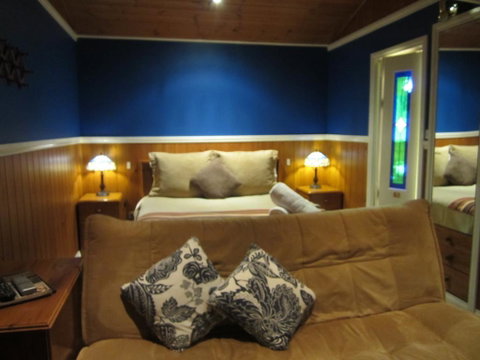 Willowlake Cottages - Accommodation Directory 1