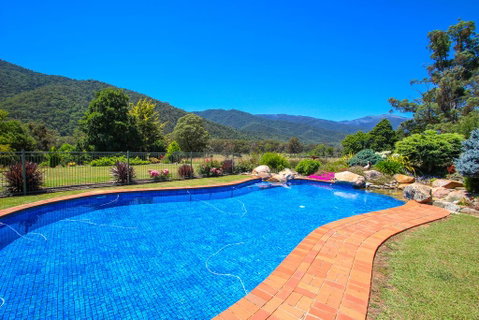 Wombat Hollow - Accommodation Directory 2