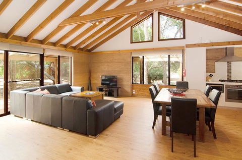 Woodstone Possum Cottage - Accommodation Directory 3