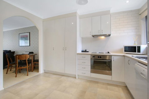 Woody's - In Central Bright - Accommodation Directory 2