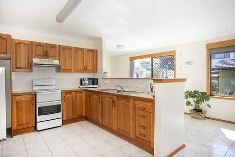 Wooroonga Crescent 9 Kioloa NSW 2539 - Accommodation Directory 1