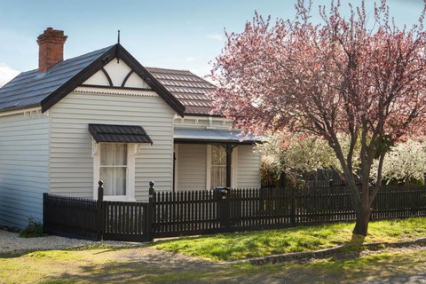 Wormwood House - Accommodation Directory 0