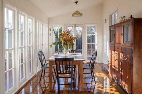 Wormwood House - Accommodation Directory 1