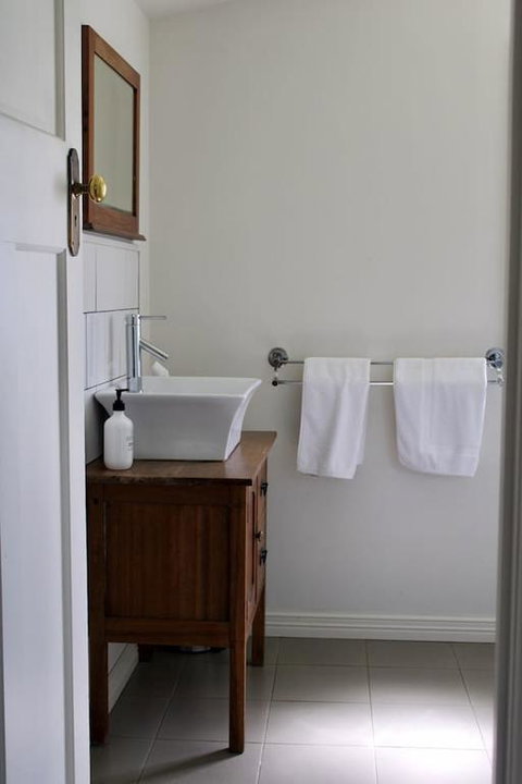 Wormwood Studio - Accommodation Directory 3