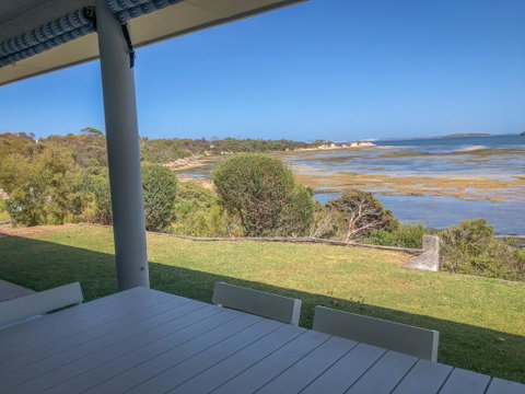 Wrightaway - Accommodation Directory 0