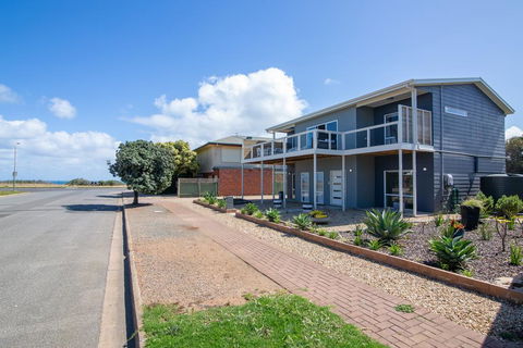 Xanadu - Aldinga Beach - Accommodation Directory 1