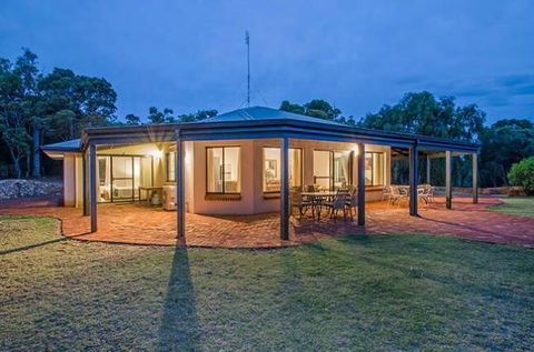 Yallingup Pet Friendly Bush Retreat - Accommodation Directory 0