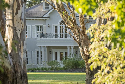 Yatahlia Manor Luxury Homestay - Accommodation Directory 1