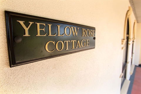 Yellow Rose Cottage - Accommodation Directory 3