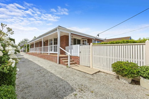 YIN-YANG - MOUNT ELIZA - Accommodation Directory 3