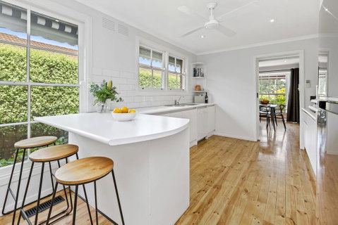 YIN-YANG - MOUNT ELIZA - Accommodation Directory 2