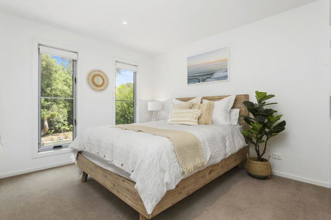 YOU, ME AND THE SEA - BLAIRGOWRIE - Accommodation Directory 3