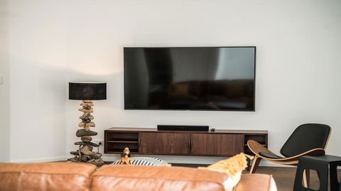 Your Luxury Escape - Byron Sunset Breeze - Accommodation Directory 1