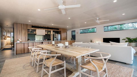 Your Luxury Escape - Tallowood - Suffolk Park - Accommodation Directory 2