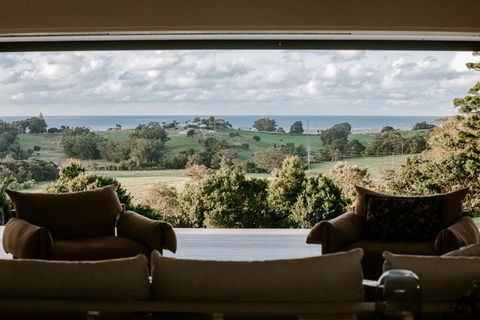 Your Luxury Escape - The Retreat - Accommodation Directory 3