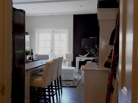 YSG The Edward Townhouse 155 - Steps To Town - Accommodation Directory 2