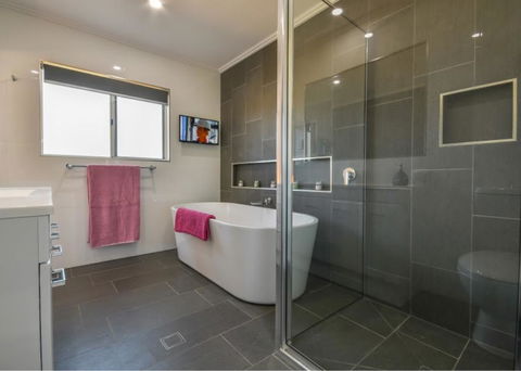 Yungaburra Lodge - Accommodation Directory 2