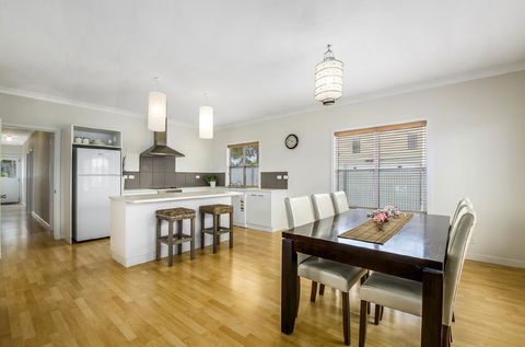 Zaahira House - Accommodation Directory 3