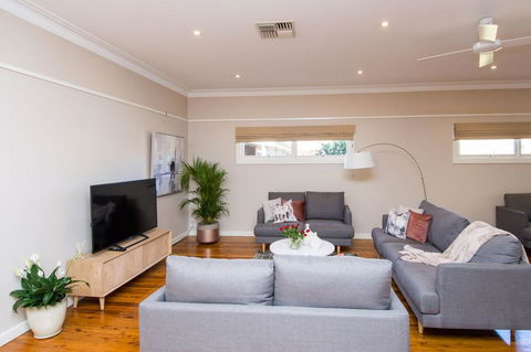 Hillsborough - Luxury, Boutique Accommodation - Accommodation Directory 3