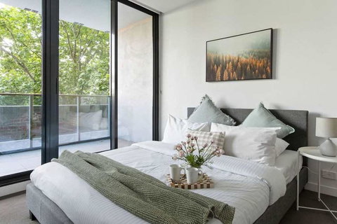 A Central Apt Right Next To Southern Cross - Accommodation Directory 0